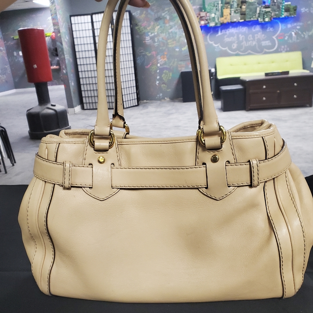 Gucci Leather Tote - Picture 8 of 16